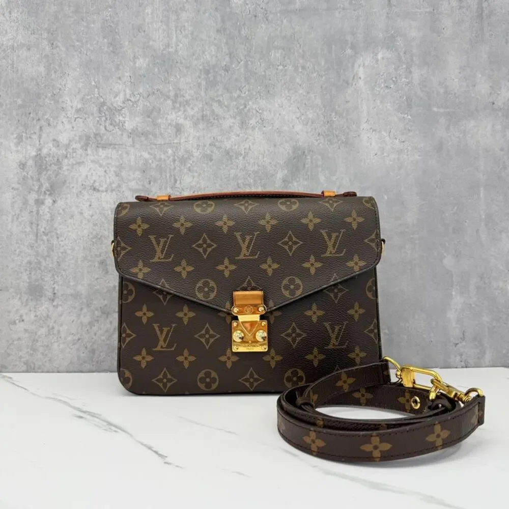 Louis Vuitton Women Pre-Loved Bag Very Good Condition